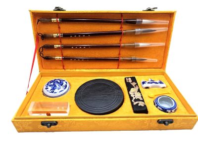 Écrin d’Élégance Calligraphique – Coffret 4 Pinceaux (Milieu de Gamme)