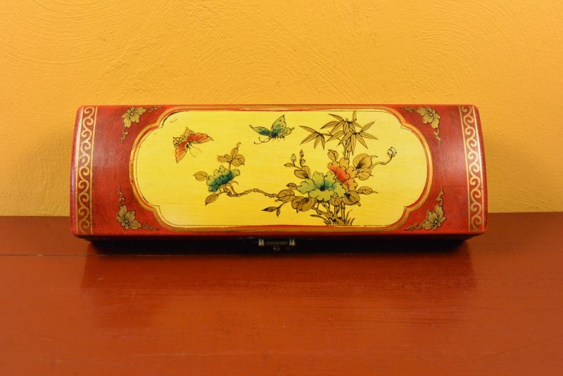 Cliquez sur la vignette pour agrandir et survolez la photo pour zoomer Longue Boite Chinoise en Bois Rouge et Jaune Oiseaux 3
