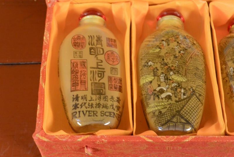 Cliquez sur la vignette pour agrandir et survolez la photo pour zoomer Lot de Tabatières en verre - Pont sur la rivière 3