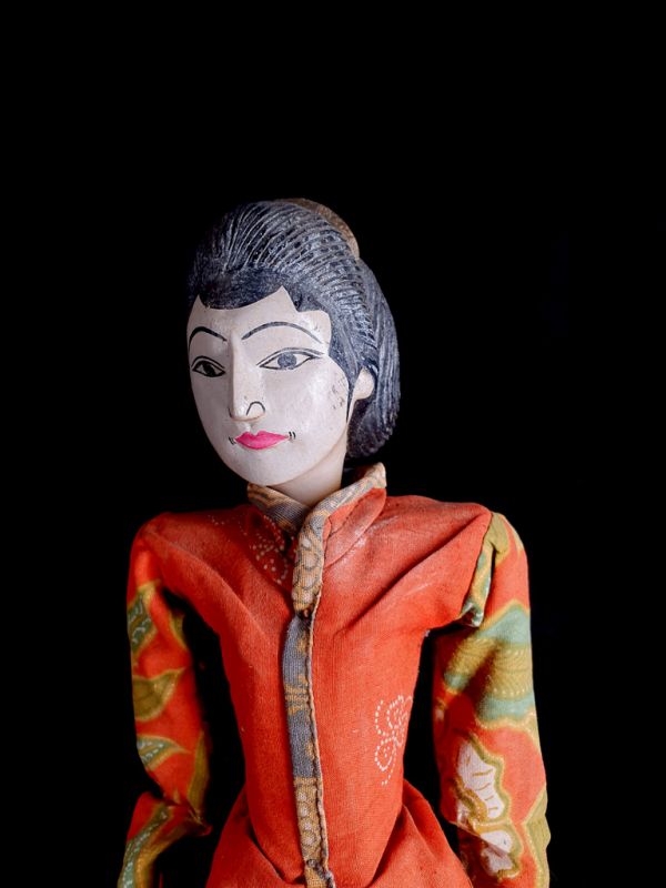 Cliquez sur la vignette pour agrandir et survolez la photo pour zoomer Marionnette Indonésienne - Wayang Golek - La princesse Vijaya 2