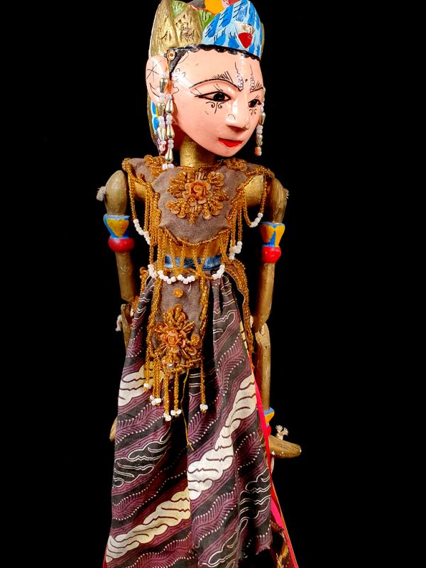 Cliquez sur la vignette pour agrandir et survolez la photo pour zoomer Marionnette Indonésienne Wayang Golek Subadra 3