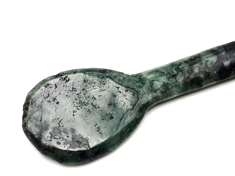 Cliquez sur la vignette pour agrandir et survolez la photo pour zoomer Médecine traditionnelle chinoise - Gua Sha cuillère en Jade - Vert foncé - peu poli - brut 2