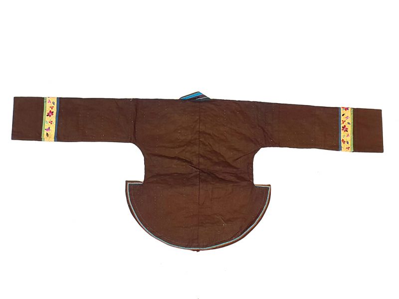 Cliquez sur la vignette pour agrandir et survolez la photo pour zoomer Minorités Chinoises Costume Complet Miao 3