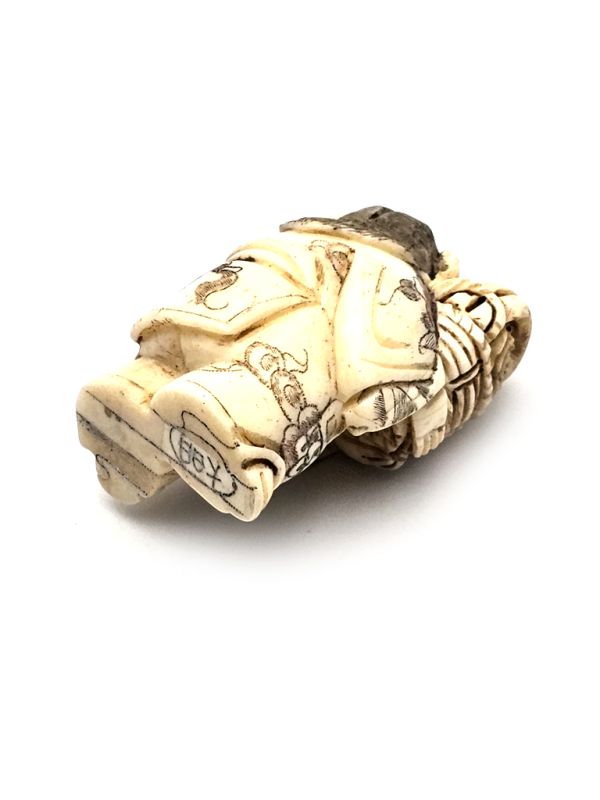 Cliquez sur la vignette pour agrandir et survolez la photo pour zoomer Netsuké Japonais en Os La femme au panier 3