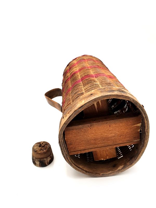 Cliquez sur la vignette pour agrandir et survolez la photo pour zoomer Objet populaire chinois - Thermos chinois entourés de bambou 5