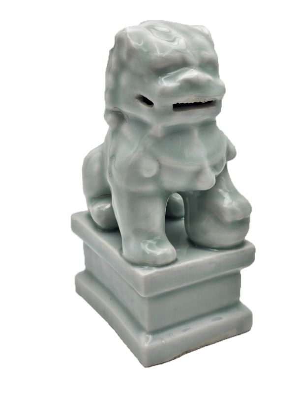 Cliquez sur la vignette pour agrandir et survolez la photo pour zoomer Paire de Chiens Foo en porcelaine Blanc / Céladon 2