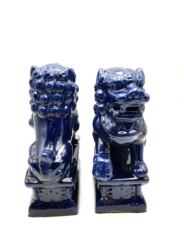 Cliquez sur la vignette pour agrandir et survolez la photo pour zoomer Paire de Chiens Foo en porcelaine Bleu marine 3