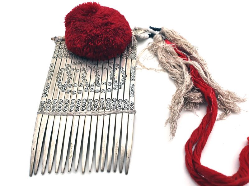 Cliquez sur la vignette pour agrandir et survolez la photo pour zoomer Peigne à cheveux Miao 2