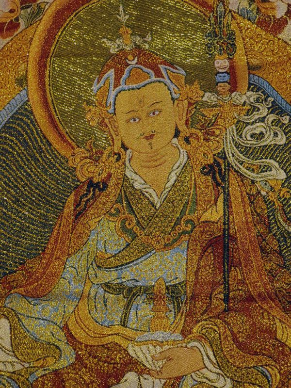 Cliquez sur la vignette pour agrandir et survolez la photo pour zoomer Peinture Chinoise - Broderie sur soie - Thangka - Maître nepalais sur la fleur de lotus 4