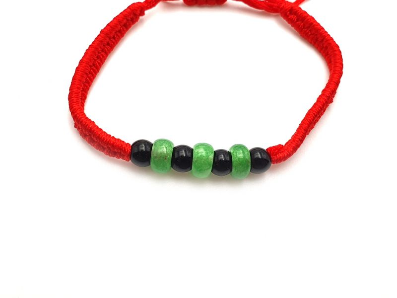 Cliquez sur la vignette pour agrandir et survolez la photo pour zoomer Petit Bracelet en Jade véritable Catégorie B -3 disques de jade - Cordon rouge 2