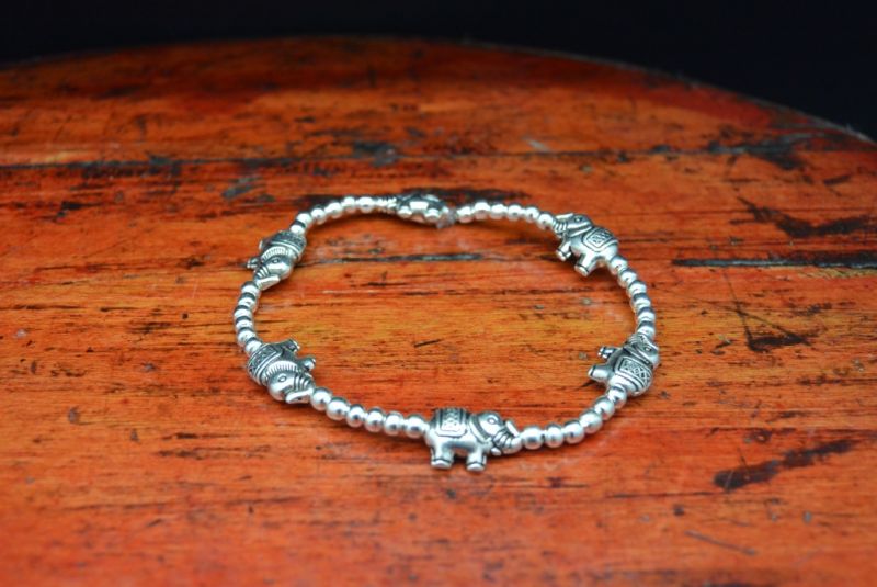 Cliquez sur la vignette pour agrandir et survolez la photo pour zoomer Petit Bracelet Ethnique Chinois Eléphants 5