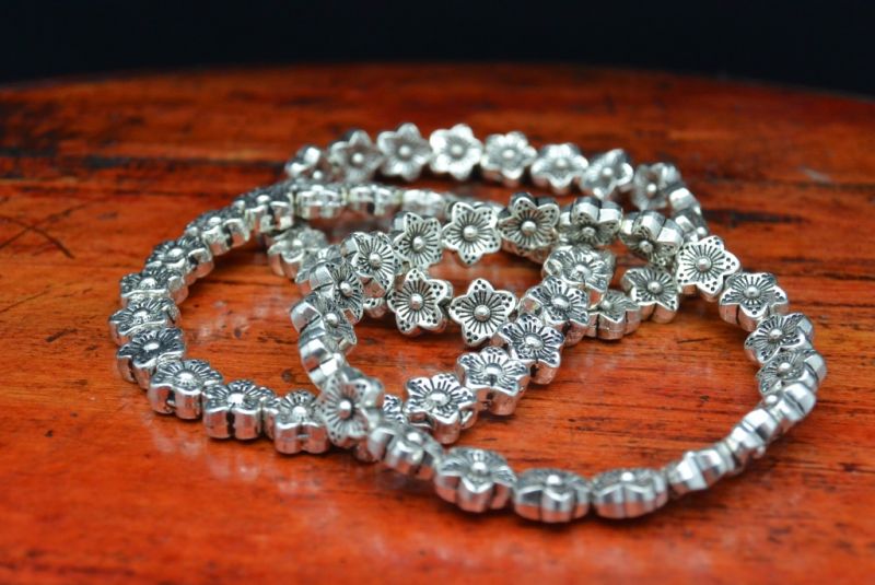 Cliquez sur la vignette pour agrandir et survolez la photo pour zoomer Petit Bracelet Ethnique Chinois Etoiles 4