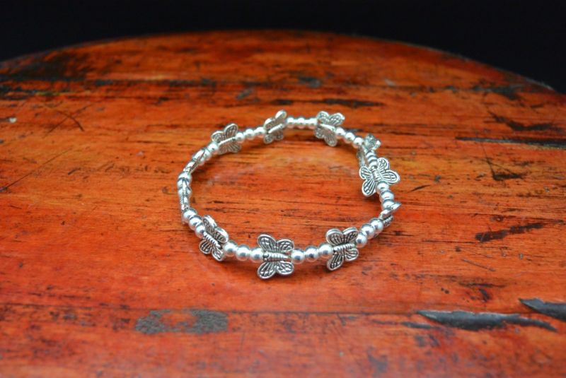 Cliquez sur la vignette pour agrandir et survolez la photo pour zoomer Petit Bracelet Ethnique Chinois Papillons 5