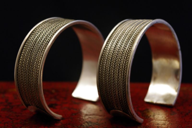 Cliquez sur la vignette pour agrandir et survolez la photo pour zoomer Petit Bracelet ethnique de Mariage minorité Miao 2