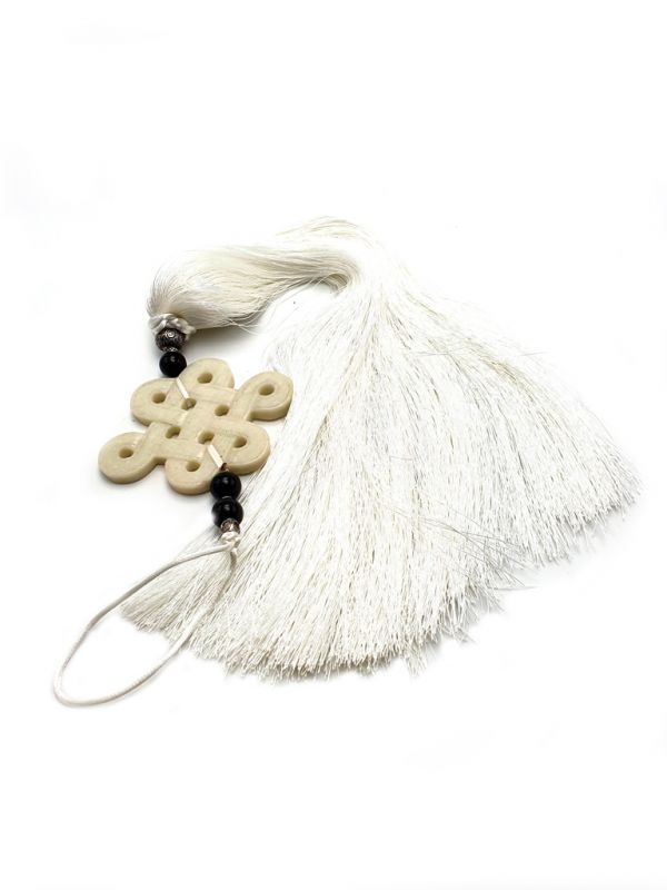 Cliquez sur la vignette pour agrandir et survolez la photo pour zoomer Petit Disque Bi suspendu en Jade et Soie Nœud sans fin - Blanc 3