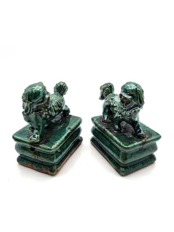 Cliquez sur la vignette pour agrandir et survolez la photo pour zoomer Petite Paire de Chiens Foo en porcelaine - Vert 2