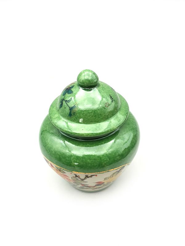 Cliquez sur la vignette pour agrandir et survolez la photo pour zoomer Petite Potiche Chinoise en Porcelaine Colorée - Vert - Paysage de Chine - Oiseaux 2