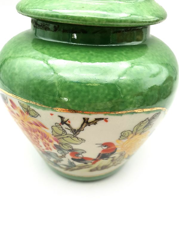 Cliquez sur la vignette pour agrandir et survolez la photo pour zoomer Petite Potiche Chinoise en Porcelaine Colorée - Vert - Paysage de Chine - Oiseaux 3