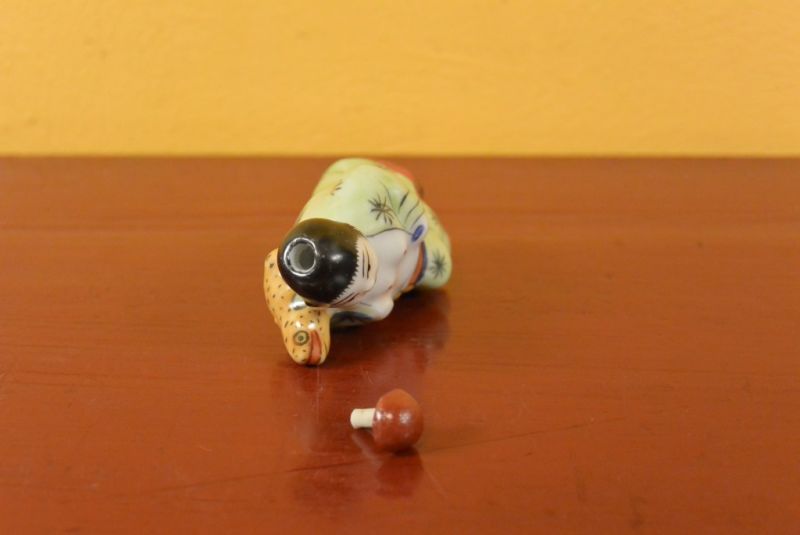 Cliquez sur la vignette pour agrandir et survolez la photo pour zoomer Petite Tabatière Chinoise Érotique 5