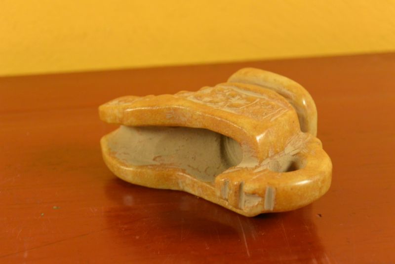 Cliquez sur la vignette pour agrandir et survolez la photo pour zoomer Pierre de Jade petite potiche 2 4