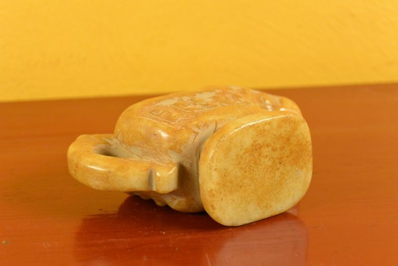 Cliquez sur la vignette pour agrandir et survolez la photo pour zoomer Pierre de Jade petite potiche 2 5