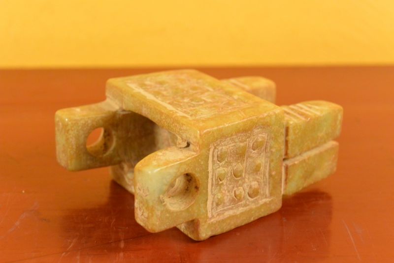 Cliquez sur la vignette pour agrandir et survolez la photo pour zoomer Pierre de Jade petite potiche 4 5