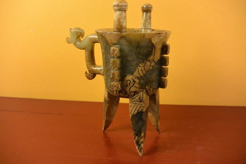 Cliquez sur la vignette pour agrandir et survolez la photo pour zoomer Pierre de Jade verre chinois en jade 2