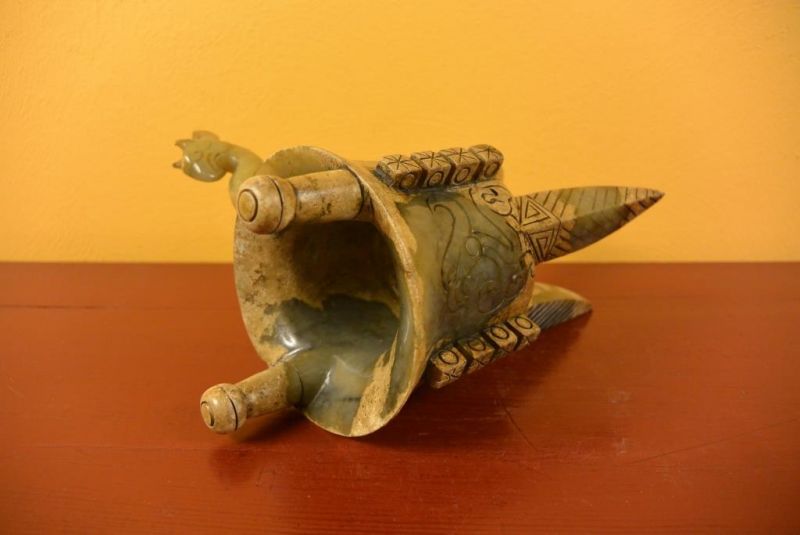Cliquez sur la vignette pour agrandir et survolez la photo pour zoomer Pierre de Jade verre chinois en jade 5