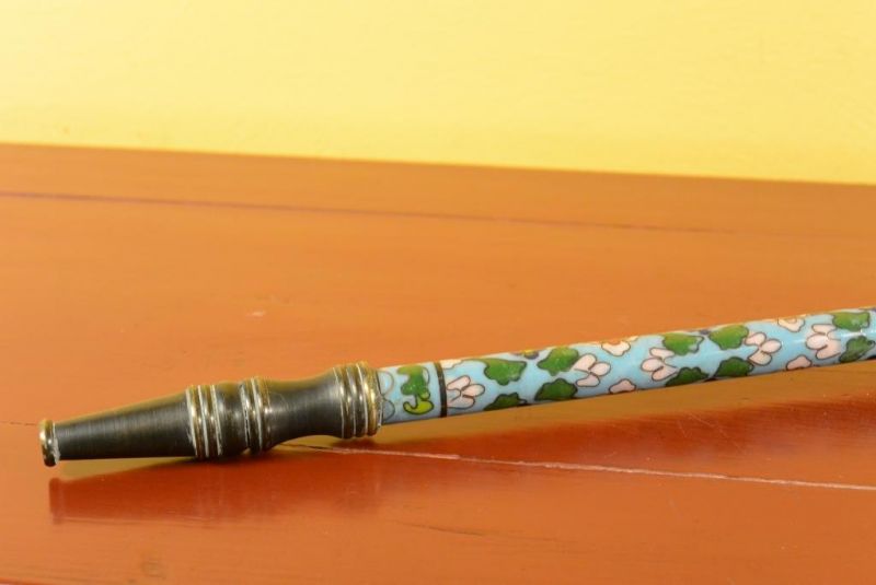 Cliquez sur la vignette pour agrandir et survolez la photo pour zoomer Pipe Chinoise en Cloisonnée Bleu céleste 2
