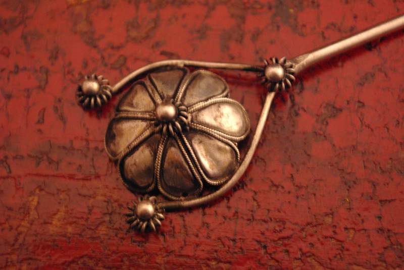 Cliquez sur la vignette pour agrandir et survolez la photo pour zoomer Piques à Cheveux ethnique Petite fleur Miao 4