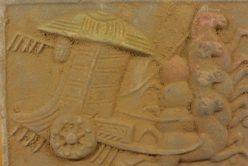 Cliquez sur la vignette pour agrandir et survolez la photo pour zoomer Plaque chinoise en Terre Cuite Calèche 4 chevaux 2