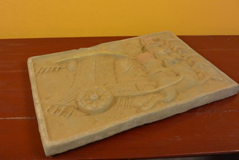Cliquez sur la vignette pour agrandir et survolez la photo pour zoomer Plaque chinoise en Terre Cuite Calèche 4 chevaux 5