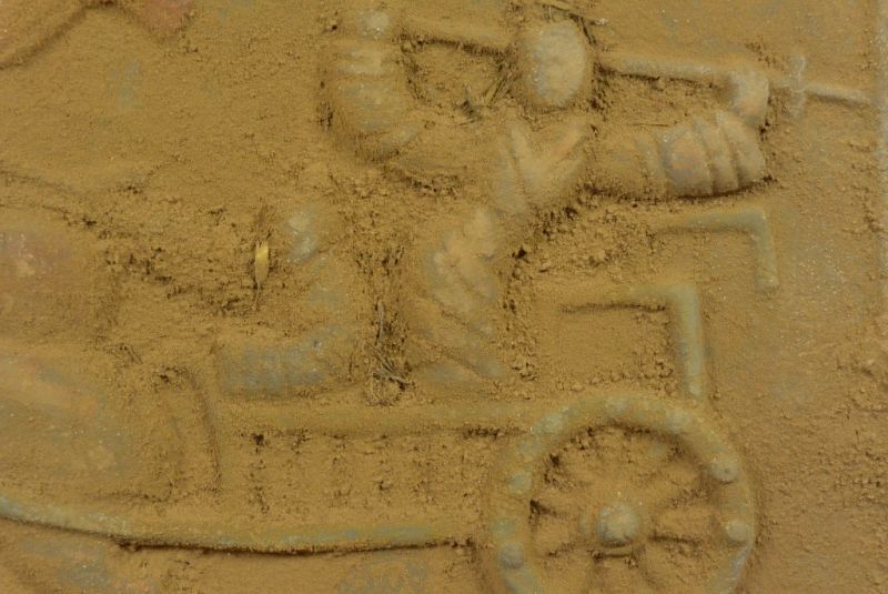 Cliquez sur la vignette pour agrandir et survolez la photo pour zoomer Plaque chinoise en Terre Cuite Char 3