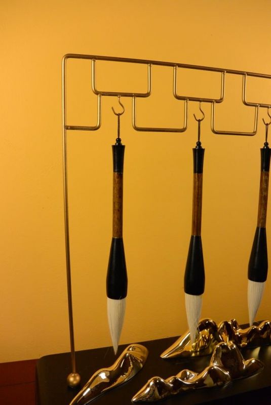 Cliquez sur la vignette pour agrandir et survolez la photo pour zoomer Porte-pinceaux moderne - Support pour 3 grands pinceaux 2