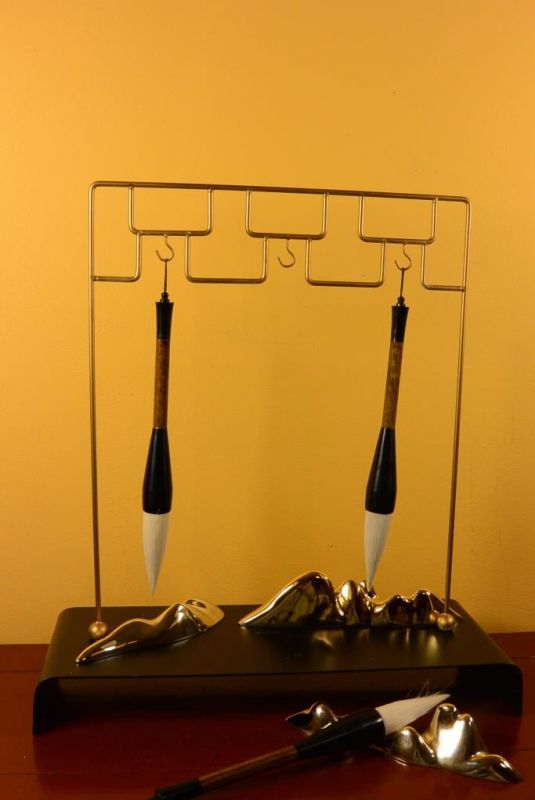 Cliquez sur la vignette pour agrandir et survolez la photo pour zoomer Porte-pinceaux moderne - Support pour 3 grands pinceaux 3