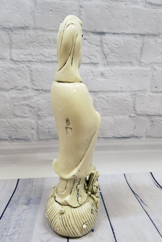 Cliquez sur la vignette pour agrandir et survolez la photo pour zoomer Statue chinoise blanche - Porcelaine Dehua - Déesse debout 4