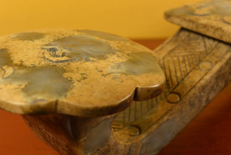 Cliquez sur la vignette pour agrandir et survolez la photo pour zoomer Statue en Jade Sceptre Ruyi Ancien 3