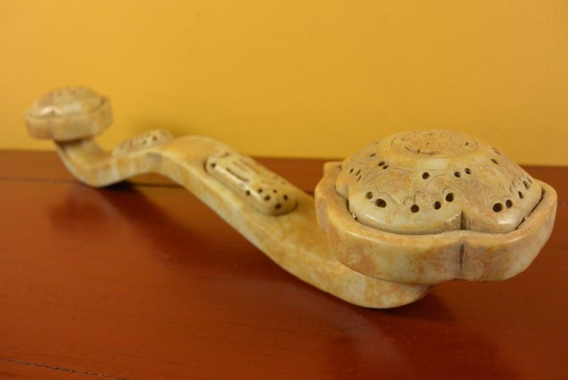 Cliquez sur la vignette pour agrandir et survolez la photo pour zoomer Statue en Jade Sceptre Ruyi jade marron 4