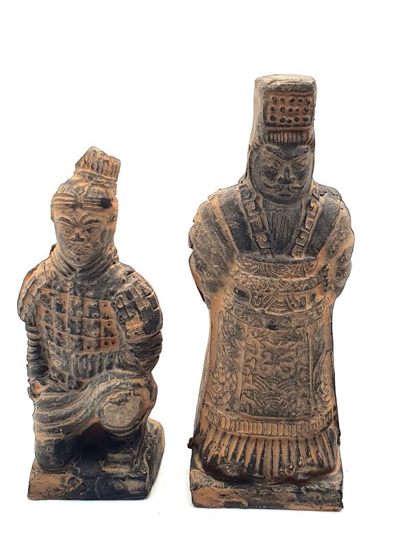 Cliquez sur la vignette pour agrandir et survolez la photo pour zoomer Statues Soldat de Xian en terre cuite - 4 petits soldats et 1 cheval 2