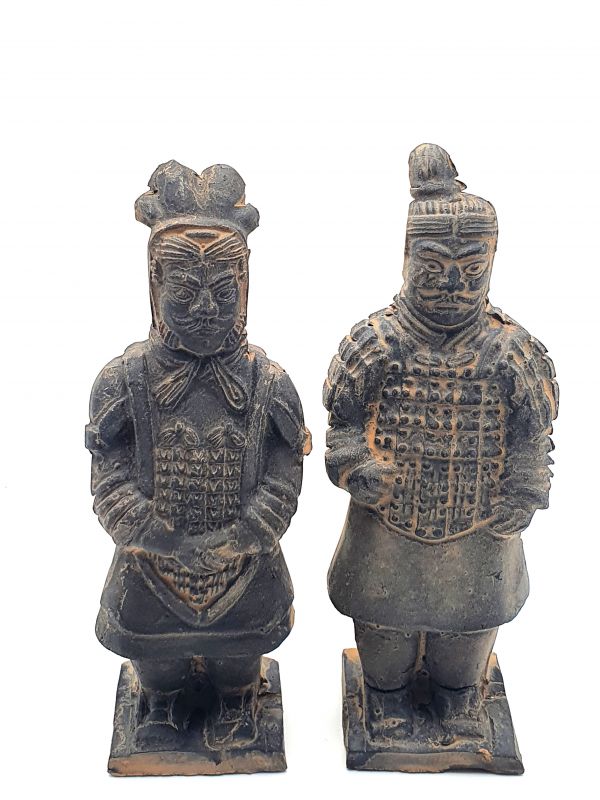 Cliquez sur la vignette pour agrandir et survolez la photo pour zoomer Statues Soldat de Xian en terre cuite - 4 petits soldats et 1 cheval 3