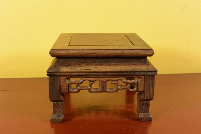 Cliquez sur la vignette pour agrandir et survolez la photo pour zoomer Support en Bois - Table Chinoise - 12x12x10cm 2