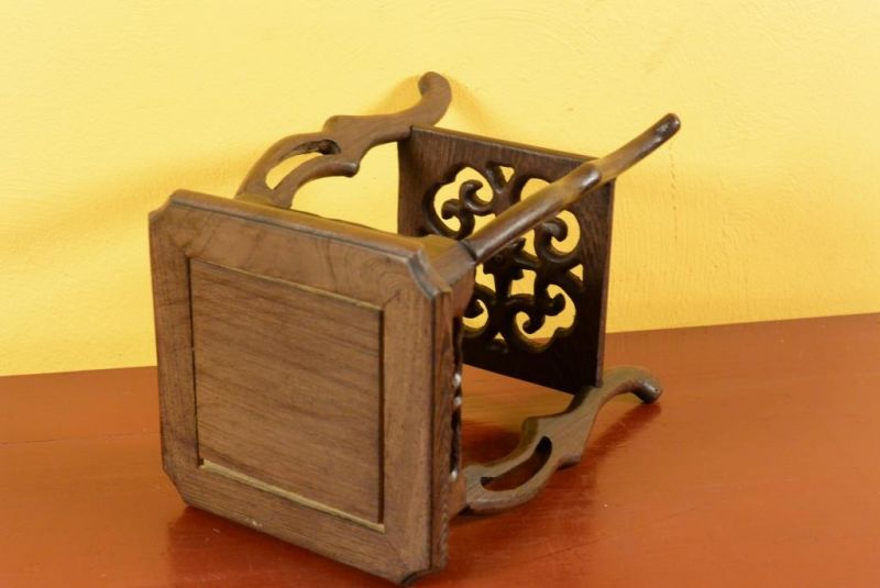 Cliquez sur la vignette pour agrandir et survolez la photo pour zoomer Support en Bois - Table Chinoise - Stèle en bois L 2