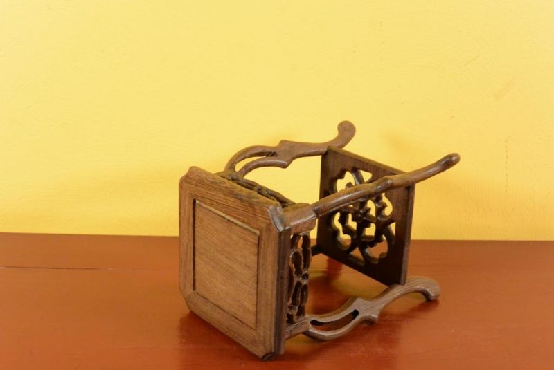 Cliquez sur la vignette pour agrandir et survolez la photo pour zoomer Support en Bois - Table Chinoise - Stèle en bois M 2