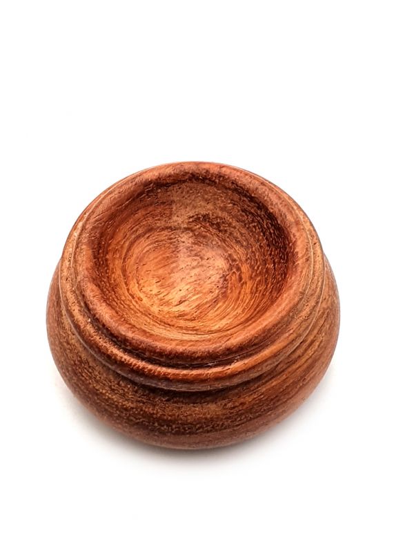 Cliquez sur la vignette pour agrandir et survolez la photo pour zoomer Support pour noix sculptée - Bois de Santal 2