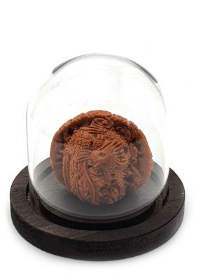 Support pour noix sculptée - Bois et cloche en verre Support pour noix sculptée - Bois et cloche en verre