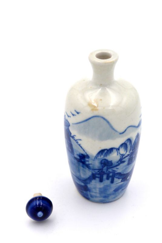 Cliquez sur la vignette pour agrandir et survolez la photo pour zoomer Tabatière Chinoise en Porcelaine - Peinture à la main - Blanc et Bleu - Paysage 4 4