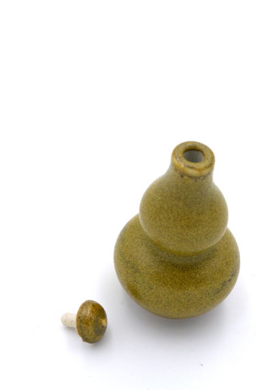 Cliquez sur la vignette pour agrandir et survolez la photo pour zoomer Tabatière Chinoise en Porcelaine - Peinture à la main - Jaune Impérial 5 2