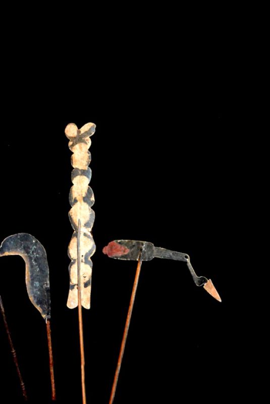 Cliquez sur la vignette pour agrandir et survolez la photo pour zoomer Théâtre d'ombres Indonésien Wayang Kulit Les armes (sans stand) 3
