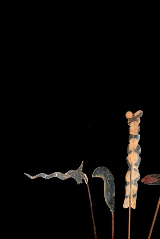 Cliquez sur la vignette pour agrandir et survolez la photo pour zoomer Théâtre d'ombres Indonésien Wayang Kulit Les armes (sans stand) 4