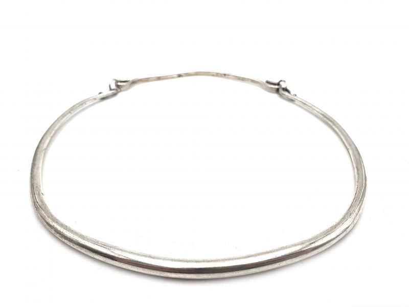 Cliquez sur la vignette pour agrandir et survolez la photo pour zoomer Torques chinois de la Minorité Miao - 1 rang - fin 2